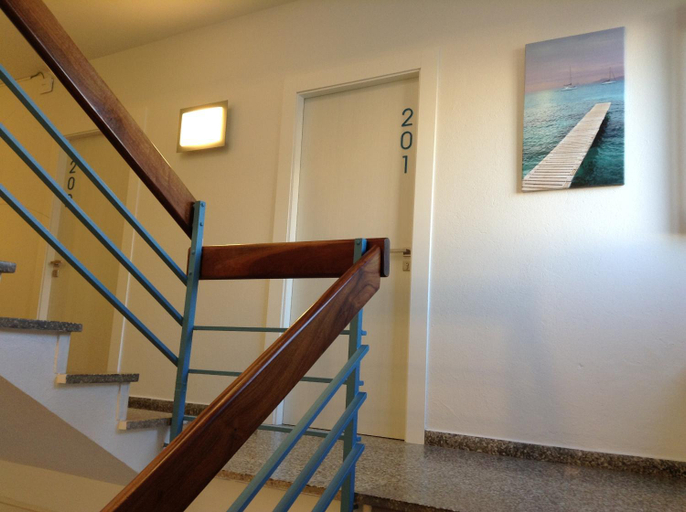 Others 3, Hostal Pitiusa, Baleares