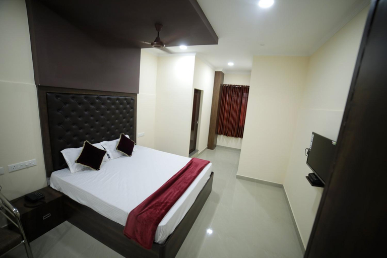 Others 4, Shivalaya Residency, Thrissur
