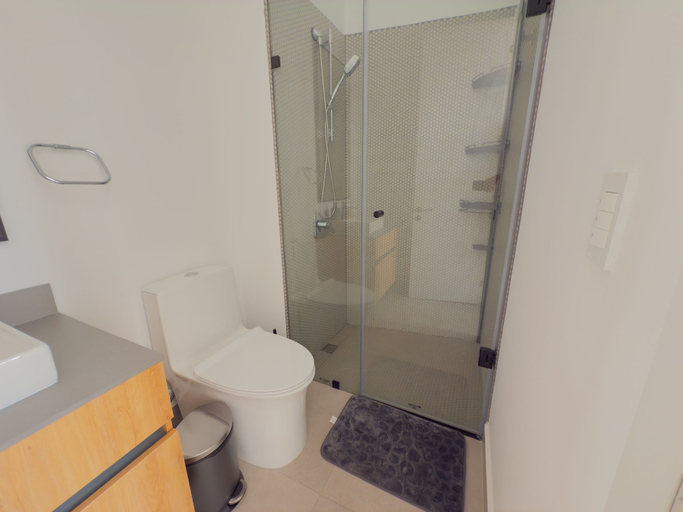 Bathroom 3, Apartamento en el edificio más alto UIO, Quito