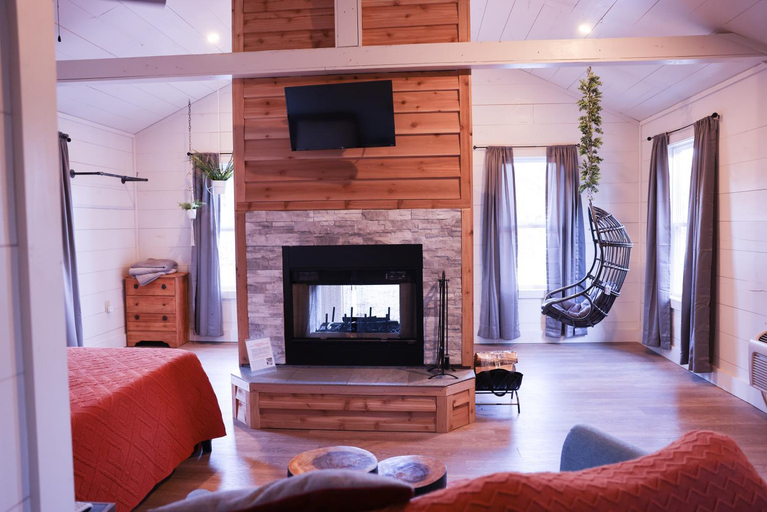 5, Avenwood Cabins, Perry