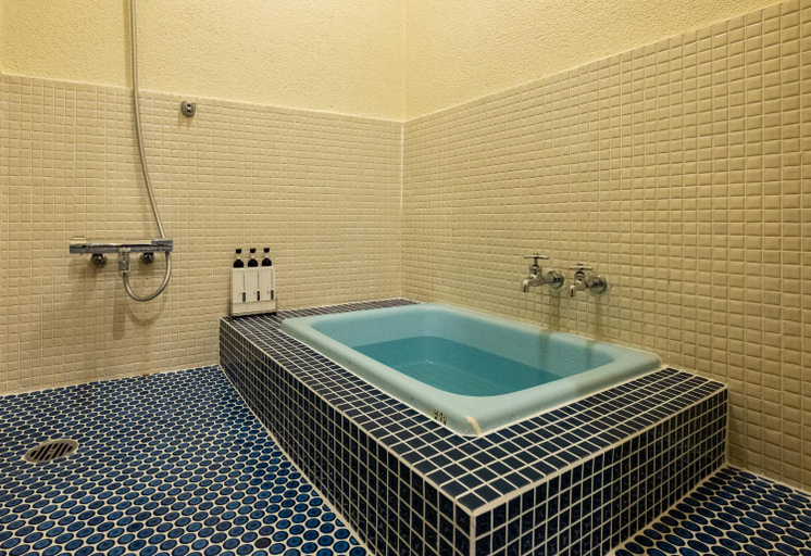 Bathroom 3, Business Hotel Zuihoso, Atami