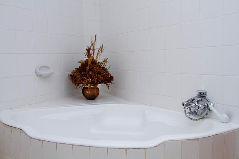 Bathroom 5, Stephen Margolis Resort, Harare