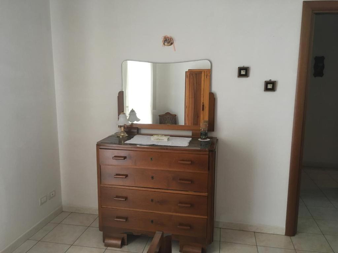 Others 4, Appartamento Gurrieri, Ragusa