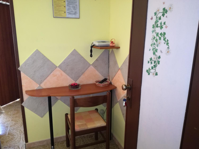 Others, Albergo al Castello, Savona