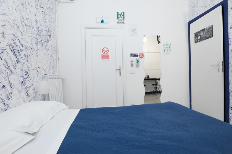 Others 4, Le Mura room&breakfast, Genova