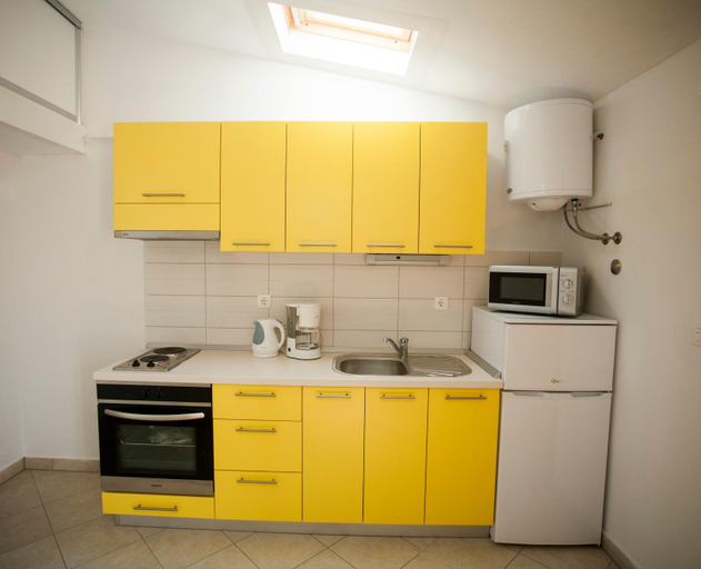Others 5, Apartments Tresnja, Podstrana