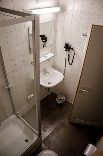 Bathroom, Hotel Blaue Traube, Weilheim-Schongau