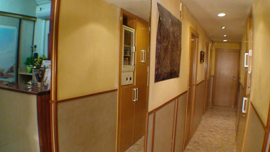 Public Area 2, Hostal El Carmen, Zaragoza