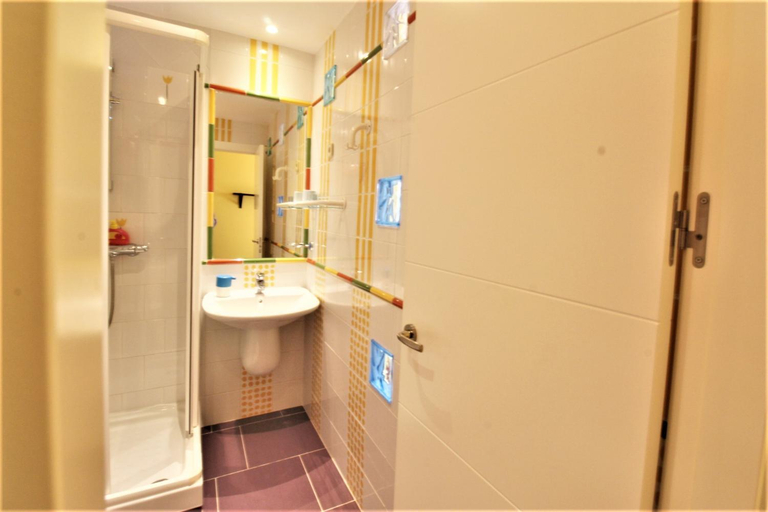 Others 3, Hostal Arco Iris, Madrid