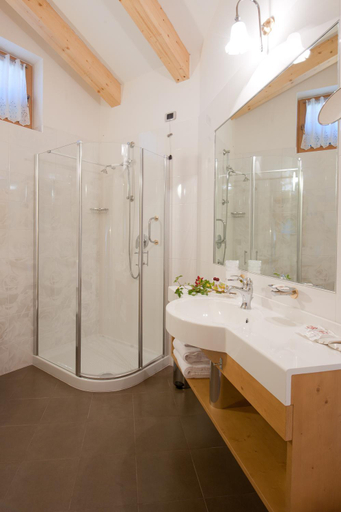 Bathroom 4, Hotel Rosa Resort, Trento