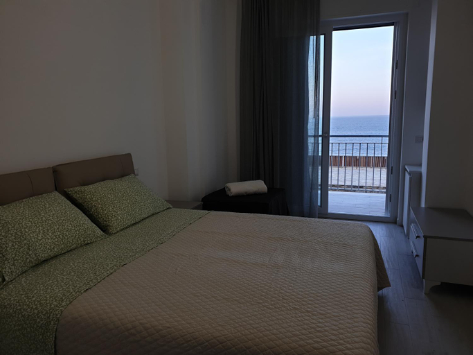 Others 5, Iris home, Matera