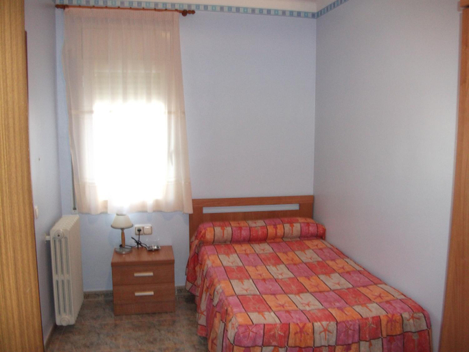 Others 4, Hostal Oasis, Huesca