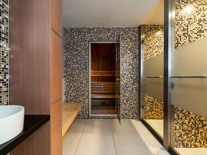 Bathroom 4, Novotel Amsterdam City, Amsterdam