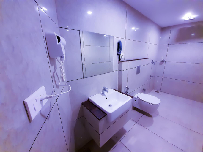 Bathroom 3, Hotel Victoria International, Idukki