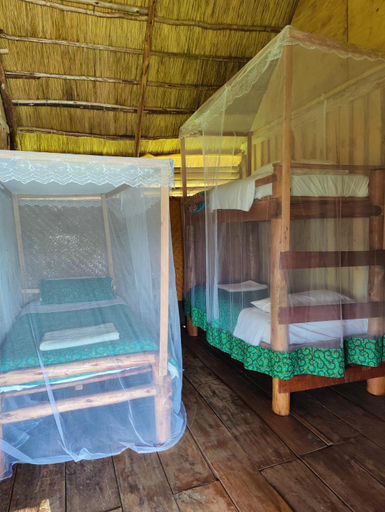 Bedroom 2, Mwamba Kelele Lodge, Burahya