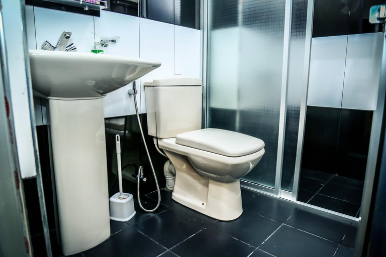 Bathroom 4, Himawari Hills, Nuwara Eliya