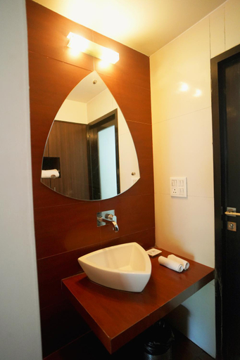Bathroom 3, Treasure Island Resort, Pune