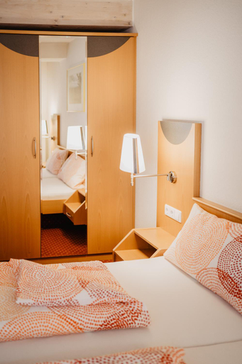 Bedroom 2, Hotel Garni Stube, Emmendingen