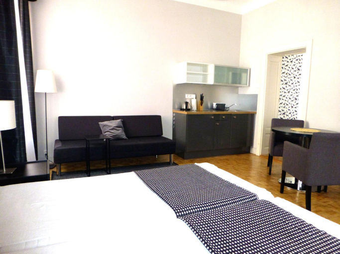 Others 5, 7 Rooms MTP, Poznań City