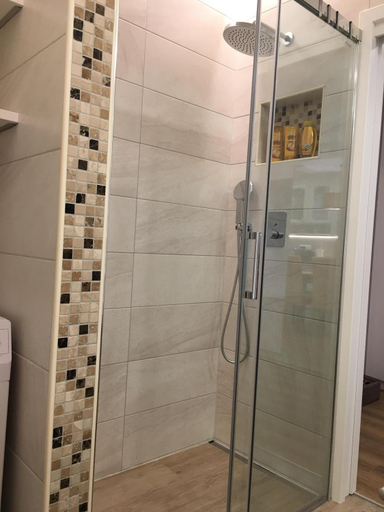 Bathroom 3, ★ Exclusive Central Apartment ★ FREE Garage ★, Ljubljana