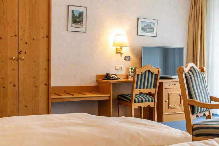Bedroom 3, Frommanns Landhotel, Harburg
