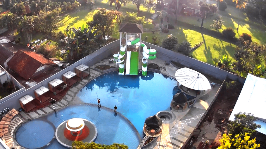 Swimming Pool 2