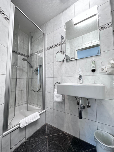 Bathroom 1, Hotel Bilger Eck, Konstanz