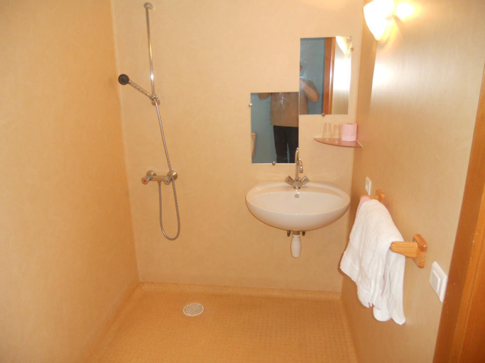Bathroom 4