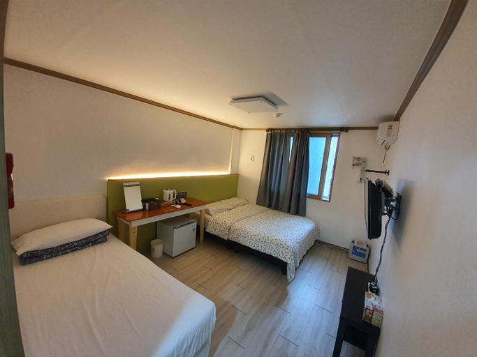 Bedroom 2, K Guesthouse, Gangneung