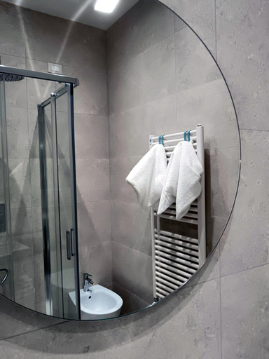 Bathroom, Stella CasaBono, L'Aquila