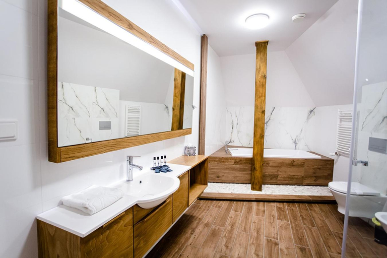Bathroom 3, Bulwary Biznes, Mielec