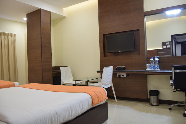 Bedroom 2, Thiviyam Airport Hotel, Kancheepuram
