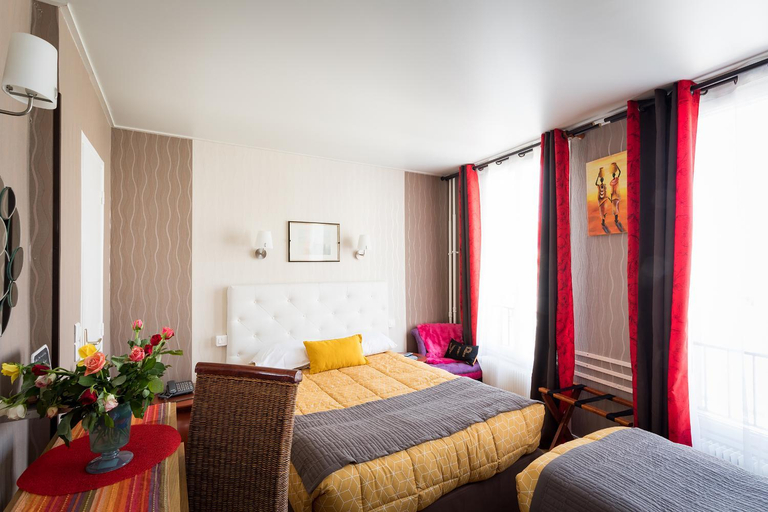 Others 5, Hotel Paris Voltaire, Paris