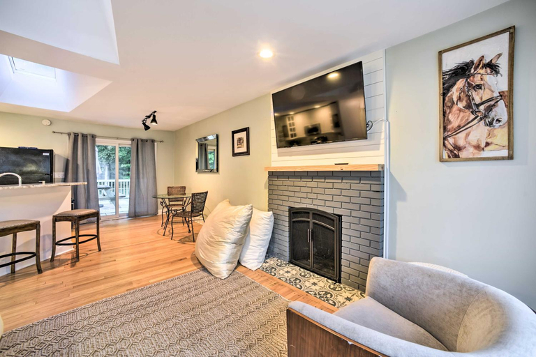 Others 5, Updated Home with Pool and Deck about 2 Mi to Dtwn!, Saratoga