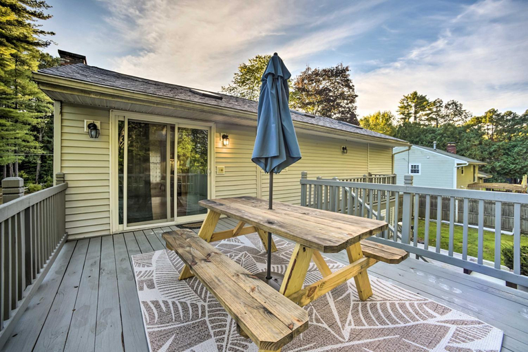 Exterior & Views 1, Updated Home with Pool and Deck about 2 Mi to Dtwn!, Saratoga
