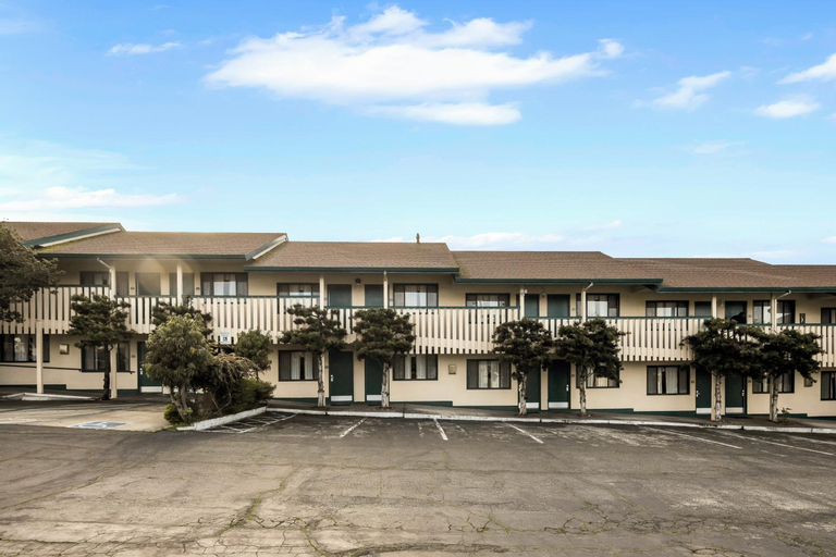 Exterior & Views 1, Quality Inn (Monterrey), Monterey