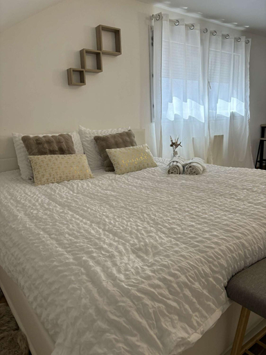 Bedroom 4, La suite boheme, Yvelines