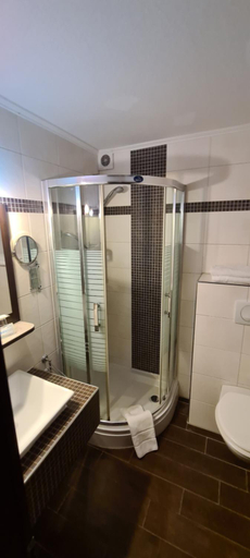 Bathroom 2, Hotel zur Riede bei Bremen, Delmenhorst