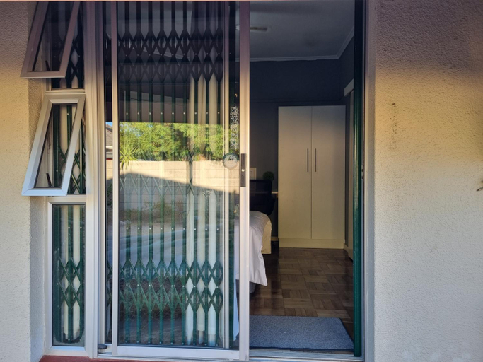 Others 4, A house with a separate entrance and kitchen, City of Cape Town