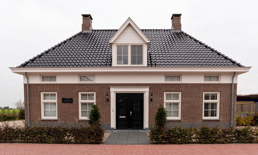 Dinie's Bed en Brood, Kampen