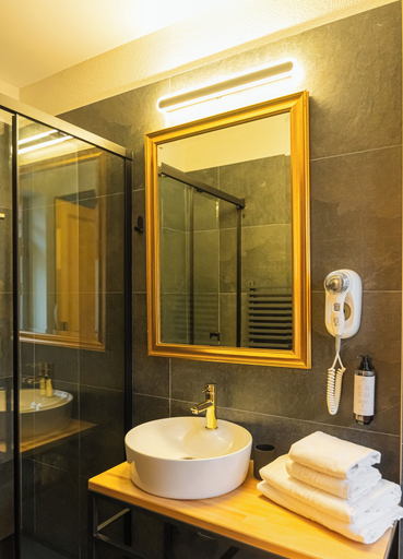 Bathroom 3, Epic Rooms, Brasov