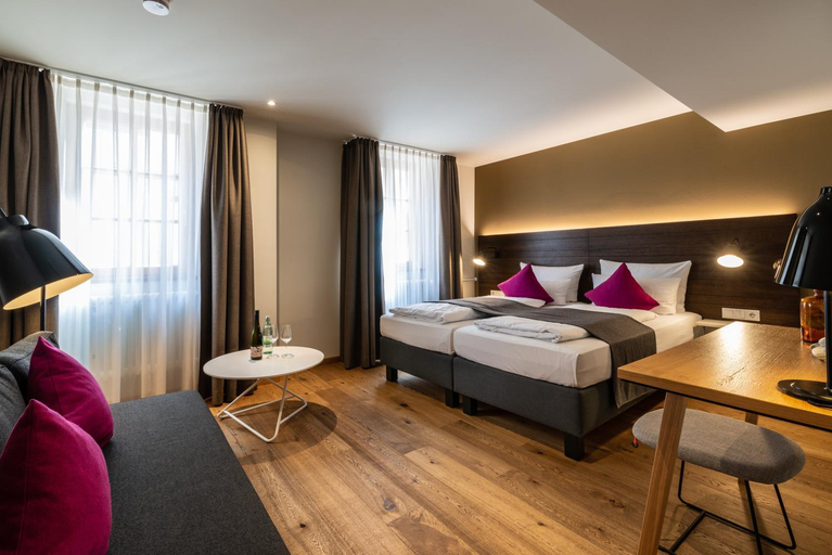 Bedroom 2, Muller! Das Weingut & Weinhotel, Bad Kissingen