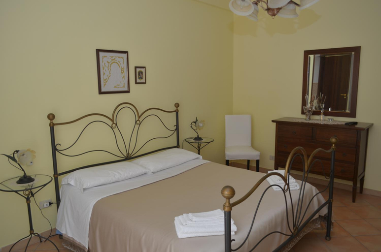 Others 4, Ansise Guest House, Syracuse