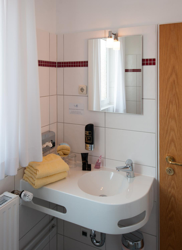 Bathroom 3, An't Yachthaven, Wittmund
