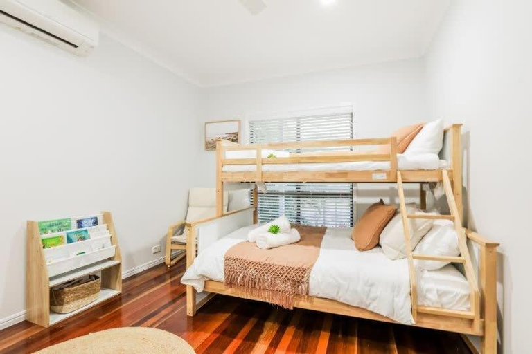 Bedroom 2, Agnes Bliss - Stunning, Central Four-Bedroom Beach House in Sunny Agnes Water, Miriam Vale