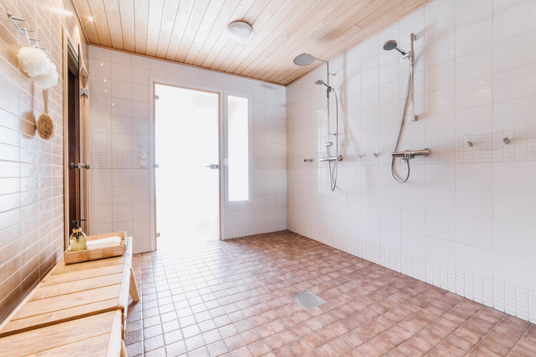 Bathroom 2, Tiittalan Kartano, Southern Savonia