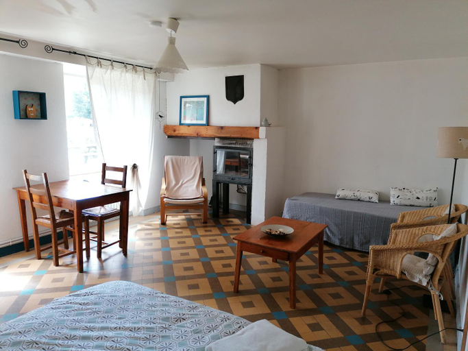 Bedroom 4, Maison La Vigne - Gites et Chambres d'hotes, Haute-Loire
