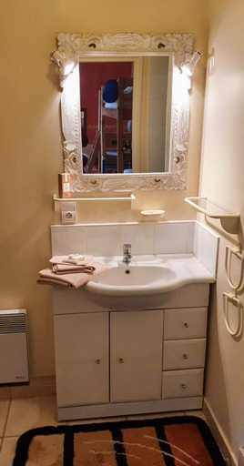 Bathroom 4, Le Relais de Montchat, Rhône