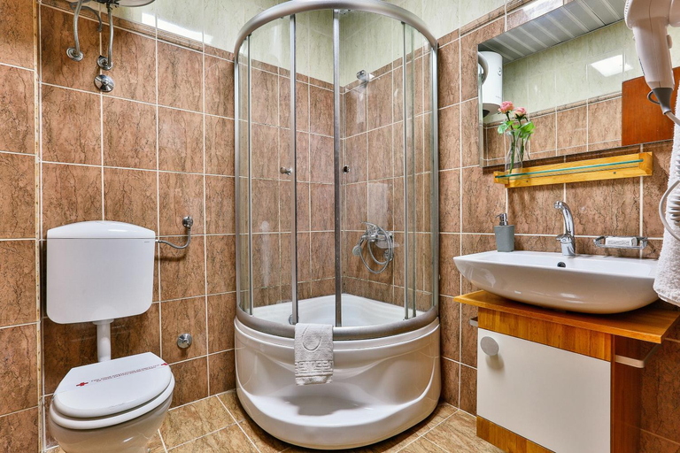 Bathroom 2, Apartments Misko