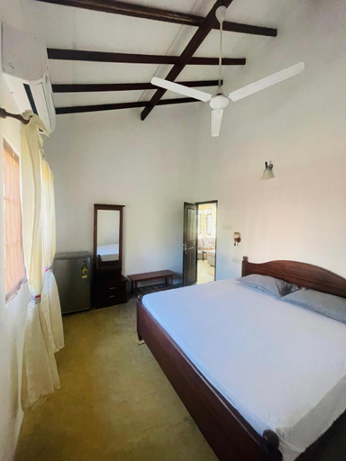 Bedroom 2, Star Canal Cottage, Negombo